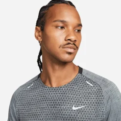 Herren Laufshirt DRI_FIT ADV TECH KNIT ULTRA