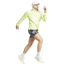 Laufshorts mit Innenhose OWN THE RUN ALLOVER PRINT 7IN SHORT
